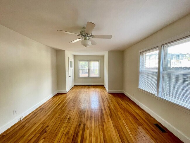 Photo - gray406 Unit 408