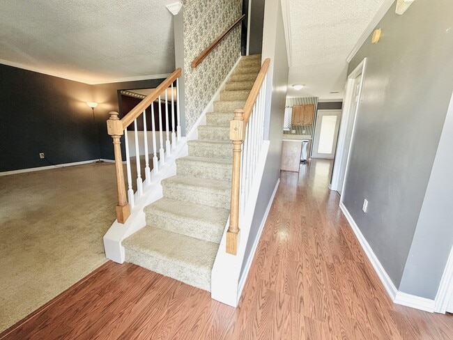 Photo - 132 Misty Glen Cir