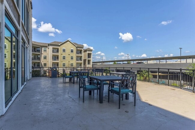 Building Photo - 2120 Stephens Pl Unit 215 Rental