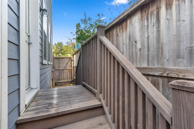 Photo - 1221 W 23rd St