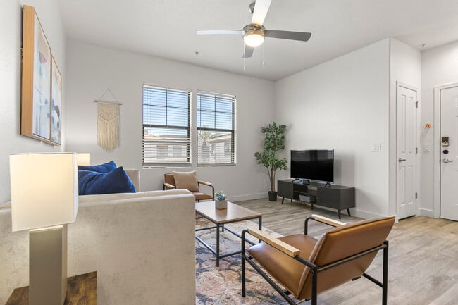 Photo - 9450 W Cabela Dr Unidad SI ID1014621P