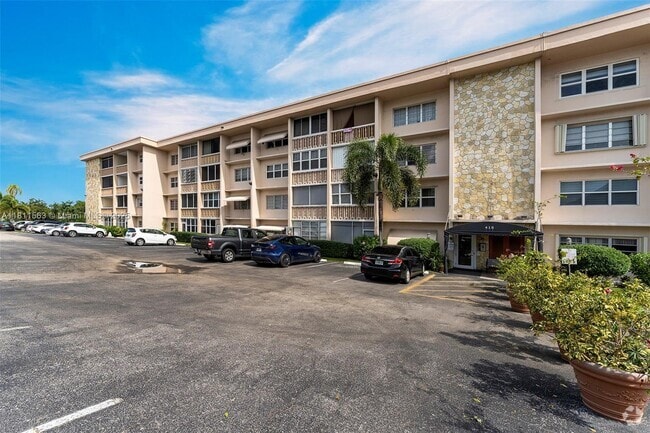 Building Photo - 410 SE 2nd St Unit 308 Rental