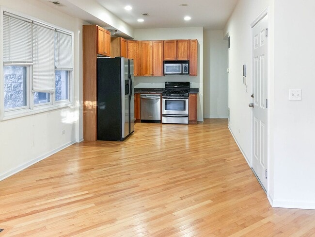 Photo - 2327 N Southport Ave