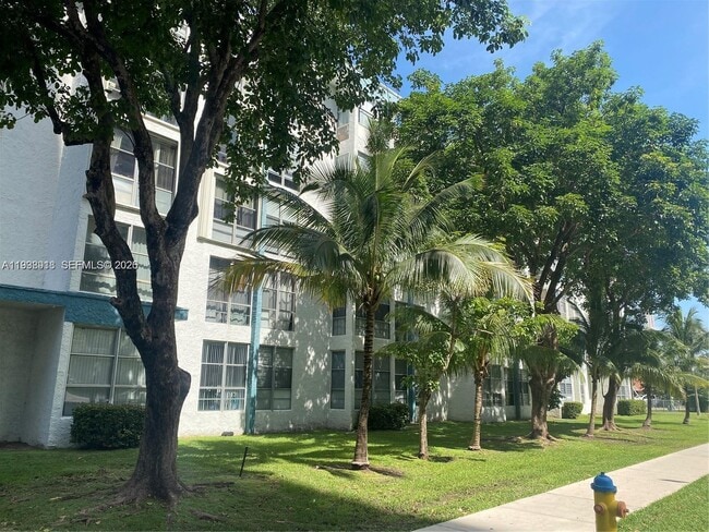 Photo - 17620 Atlantic Blvd Unit 518