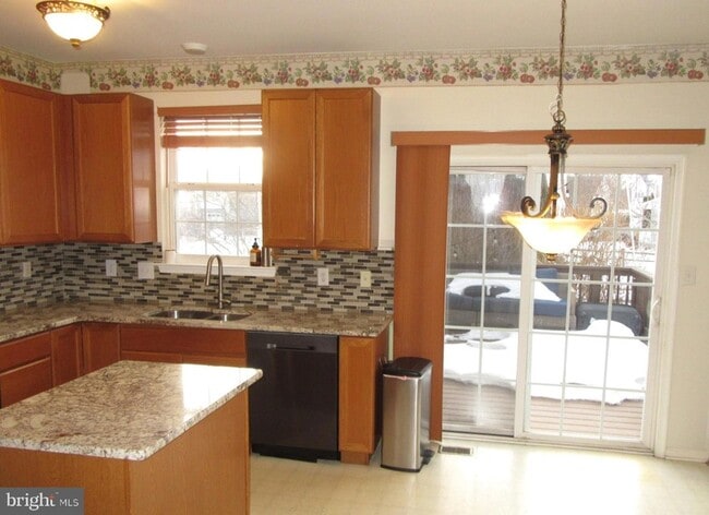 Photo - 136 Clear Creek Dr