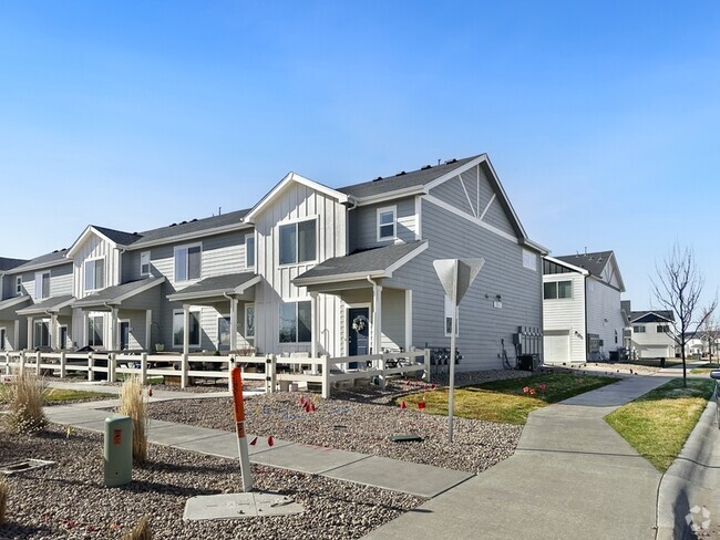Building Photo - 260 Pawnee Rd Rental