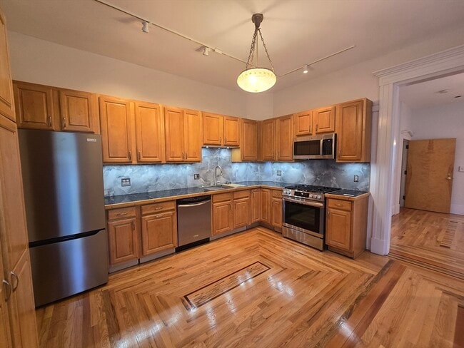Building Photo - 116 Winnisimmet St Unit 1