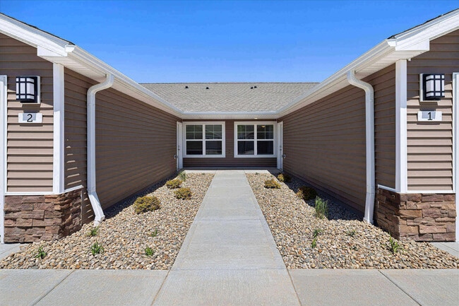 Enjoy Having Your Own Private Entrance - Redwood Burlington