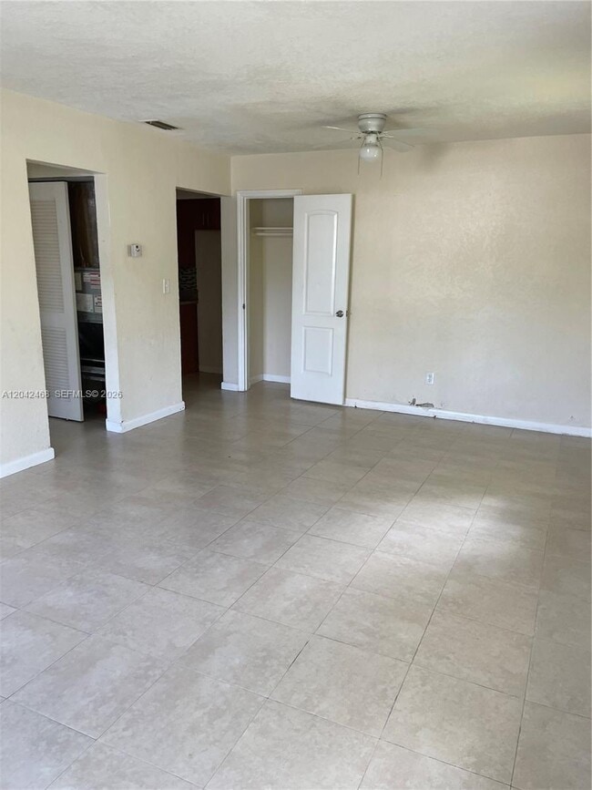 Photo - 16041 NE 18th Pl Unit 1