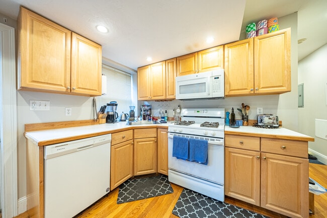 Photo - 1720 Beacon St Unit 1