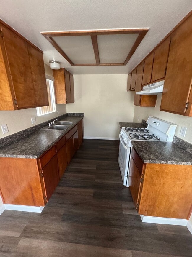 Building Photo - Oleander Unit Apt. C