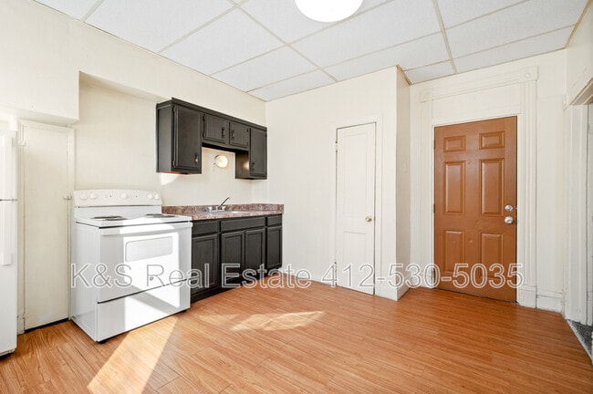 Photo - 441-443-445 Library St Unidad 5