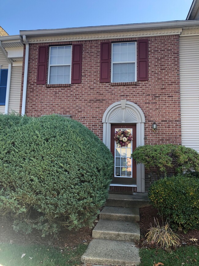 Front Entrance - 131 Middlesex Rd Condo Unit 131