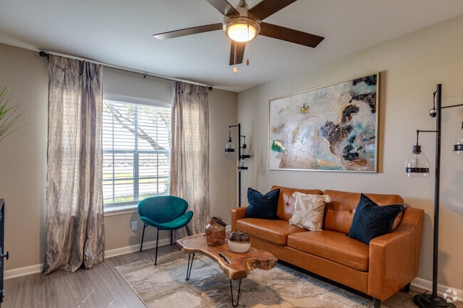 1HAB, 1BA - Sala de estar - Briarstone