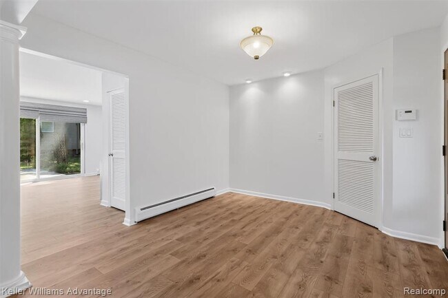 6711 Woodside Trail