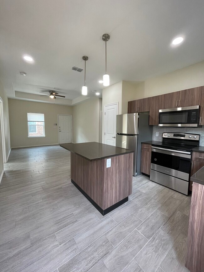 Photo - 2305 N Fulton St Unit 2