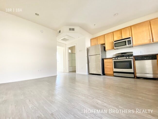 Photo - 251 Robinson St Unit 105