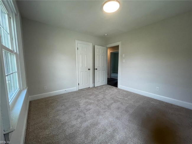 Photo - 728 Bolling St