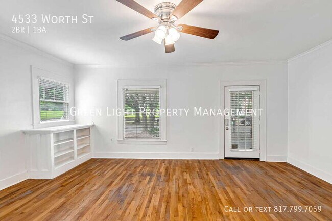 Photo - 4533 Worth St