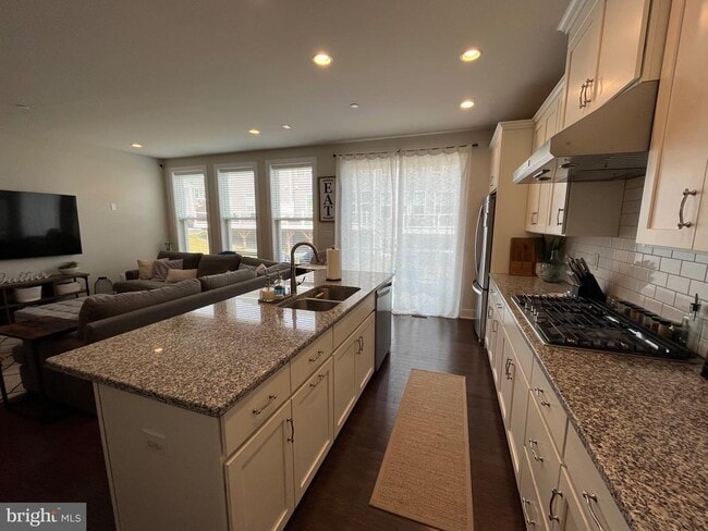 Photo - 405 Redbud Ln