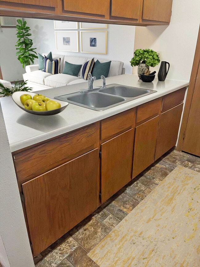 Photo - Oak Park Apartments