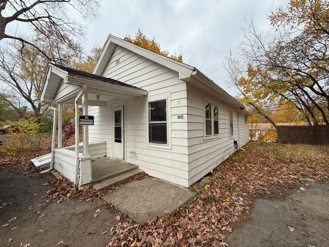 Building Photo - 322 W Morrell St Unit 1/2 - Rear House