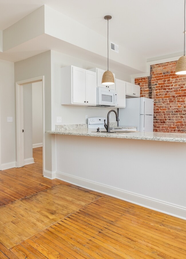 Broad St Lofts & Fitness Studio, LLC - Broad St Lofts & Fitness Studio, LLC Unit 114 Apt 2C