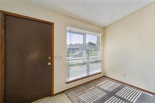 Photo - 208 Hudson Pl