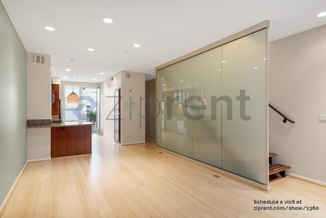 Photo - 1356 Powell St