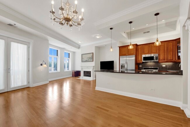 Building Photo - 2042 N Clark St Unit 3S Rental