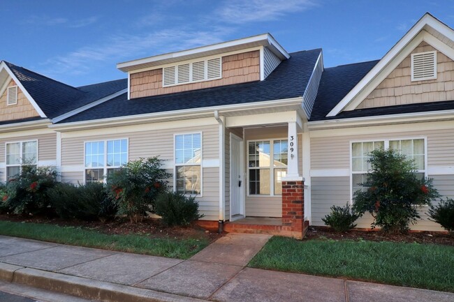 Building Photo - Light and bright 3 bedroom 2 bath townhome...