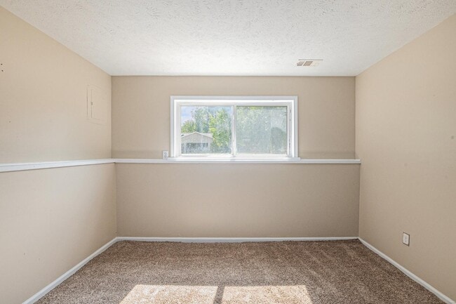 Photo - 4434 E Willoughby Rd