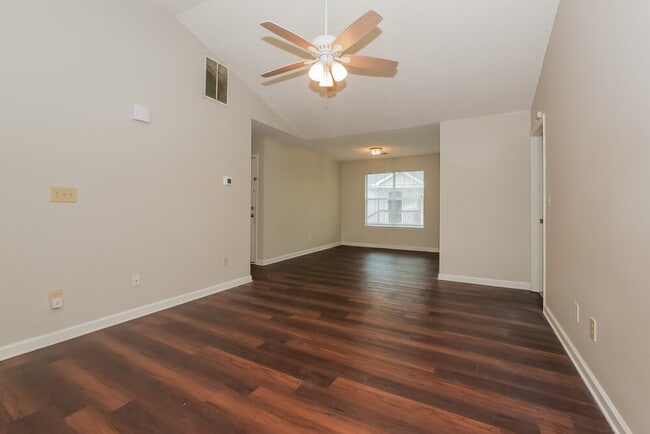 Photo - 218 Adam Cir