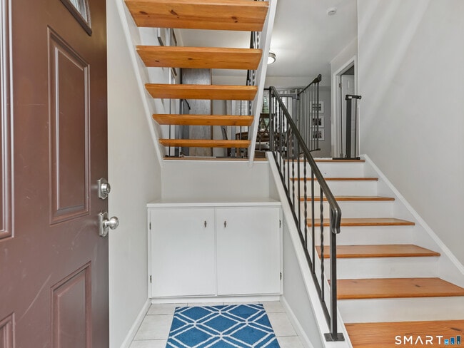 272 Hubbard Ave Unidad 10