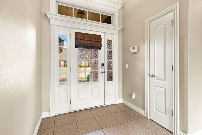 Wonderful home centrally located in Centerton with SOLAR - cut your electric bill down tremendously! - Wonderful home centrally located in Centerton with SOLAR - cut your electric bill down tremendously!