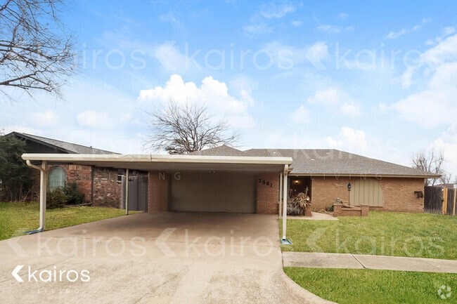 Building Photo - 2501 SW 91st St Rental