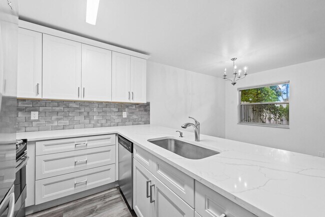 Photo - 822 Crystal Lake Dr