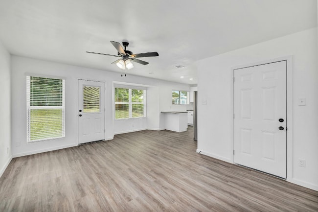 Photo - 6506 King George Dr