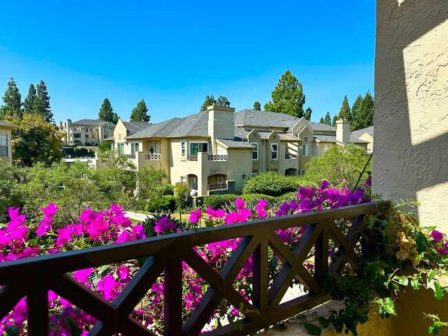 Photo - Lovely Spacious Eastlake Condo