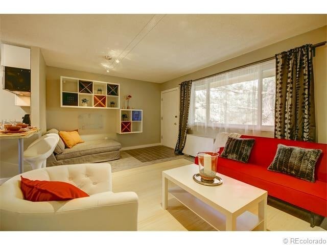 living room - 3000 Colorado Ave Unit E219