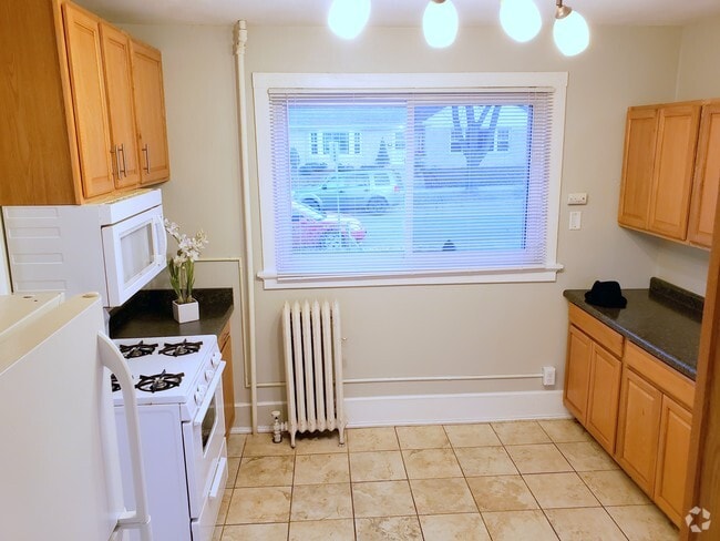 Building Photo - 1203 Chandler St Rental
