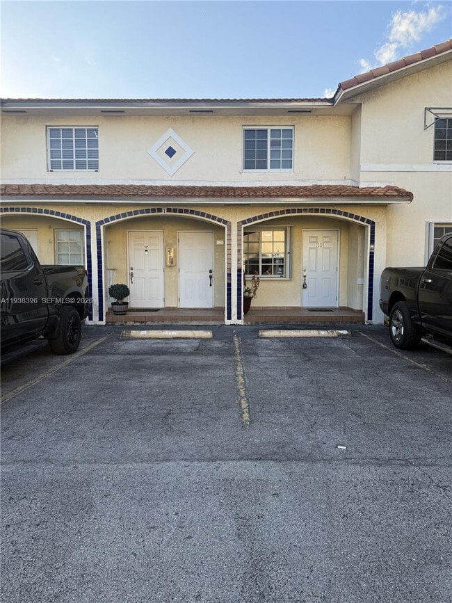 Photo - 10101 W Okeechobee Rd Unidad 1201