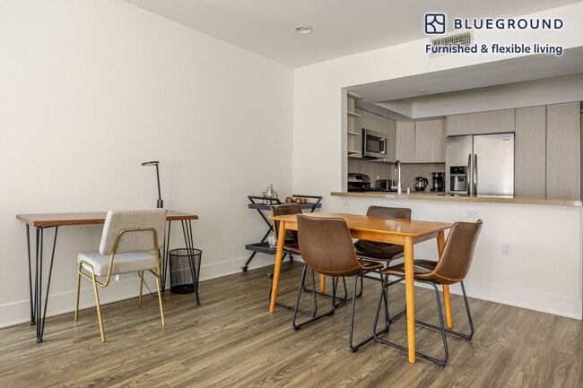 Photo - 10473 Santa Monica Blvd Unidad FL2-ID1372
