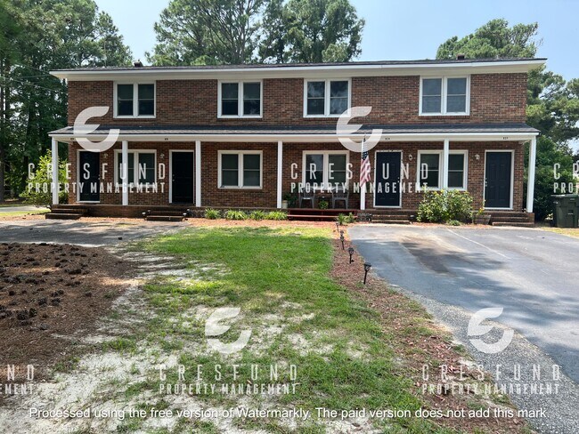 Photo - Miller Avenue Apartments