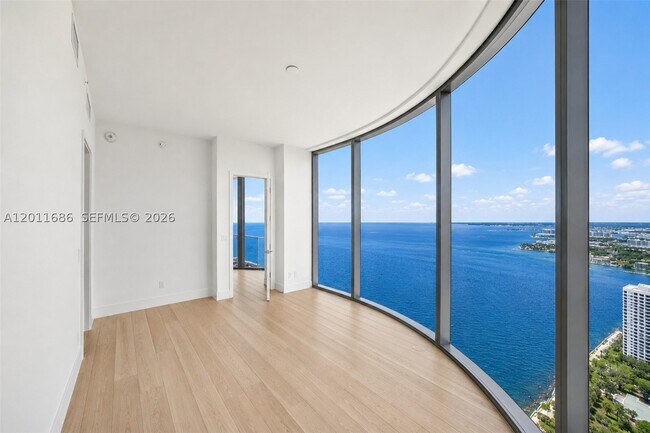 Photo - 175-125 3303 Unit 3303