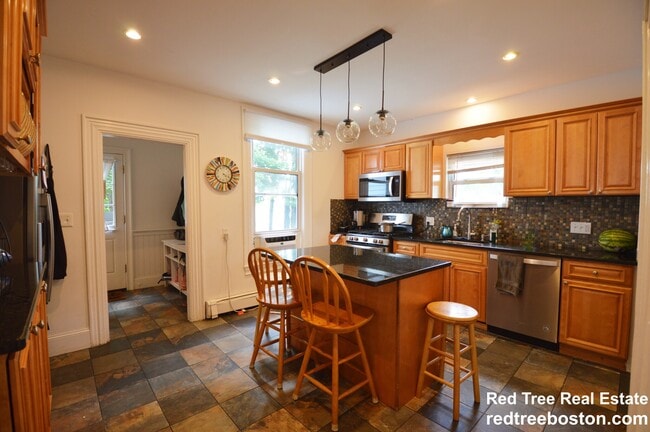 Photo - 60 Parsons St