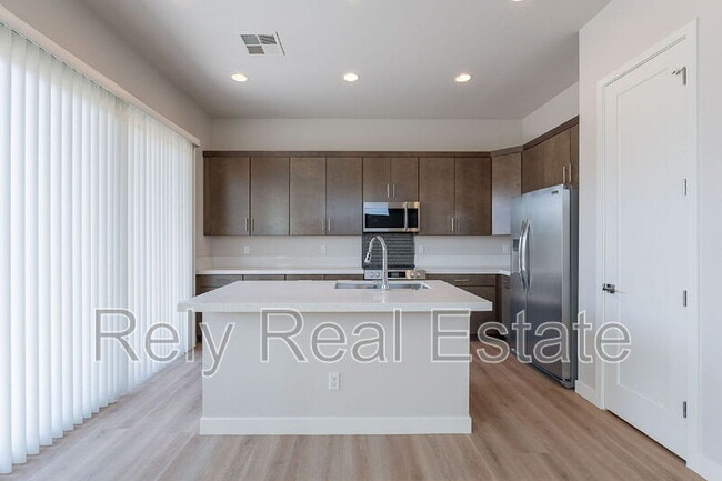 Photo - 6041 E Valley Way Unit 5