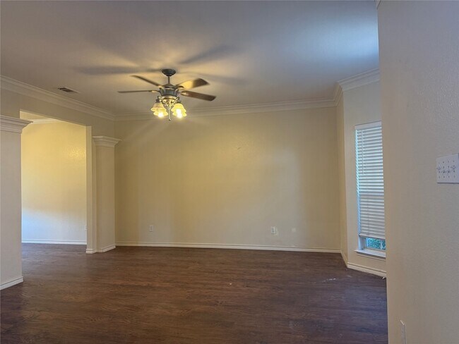 Photo - 1438 Kingsley Dr