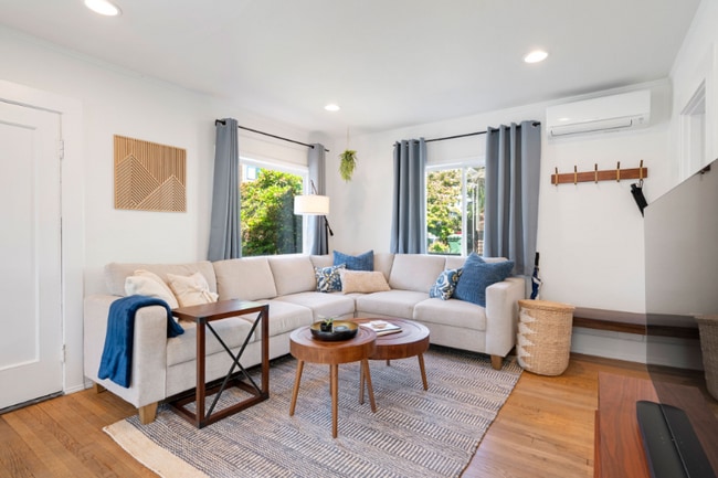 Photo - 811 NE 63rd St