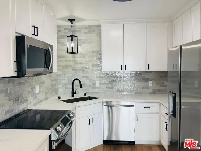 Photo - 5820 S Mansfield Ave